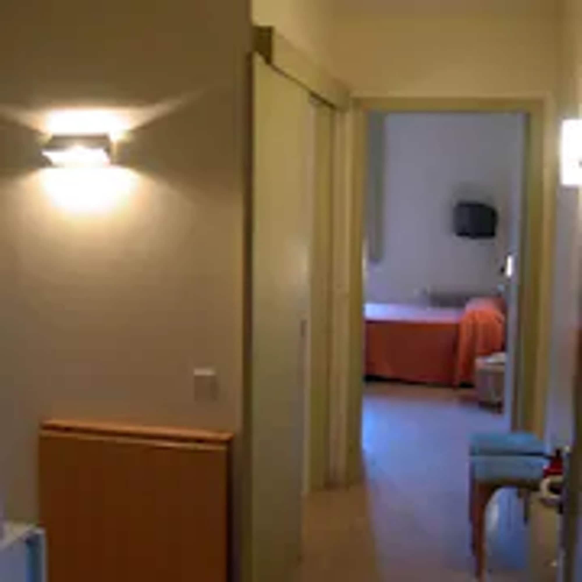 Apartamentos Montserrat Abat Marcet Bagian luar foto