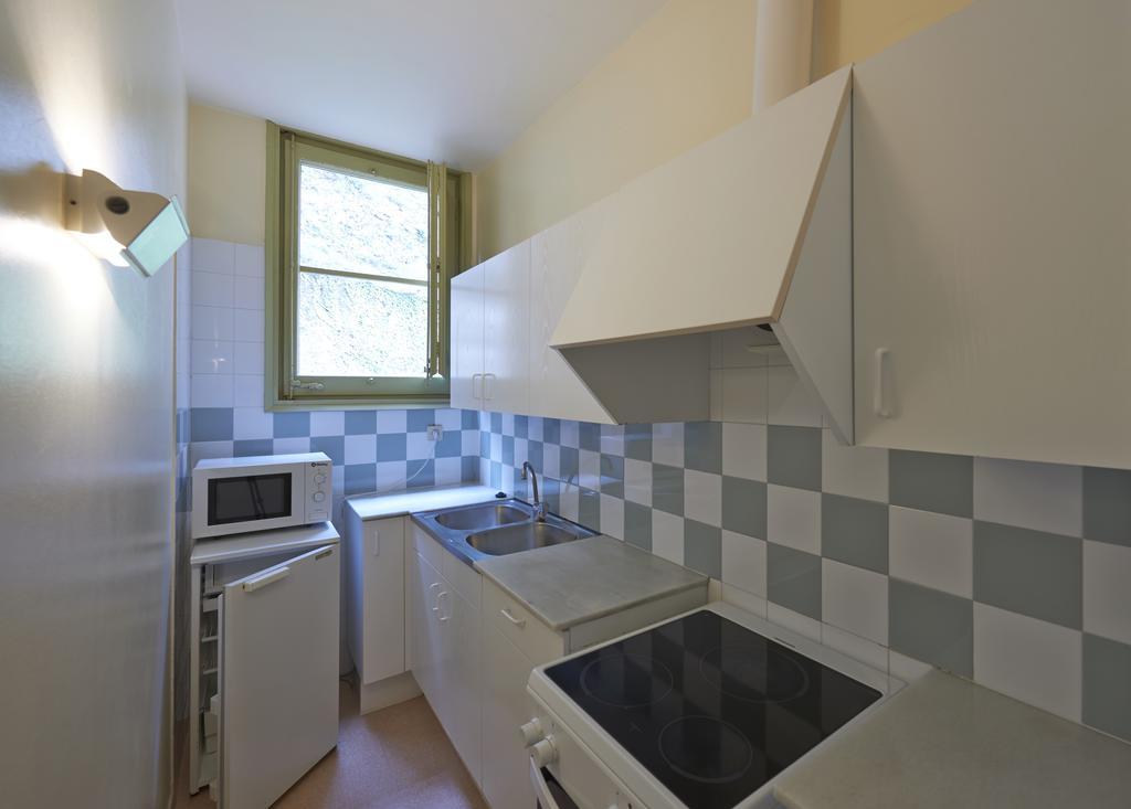 Apartamentos Montserrat Abat Marcet Bagian luar foto