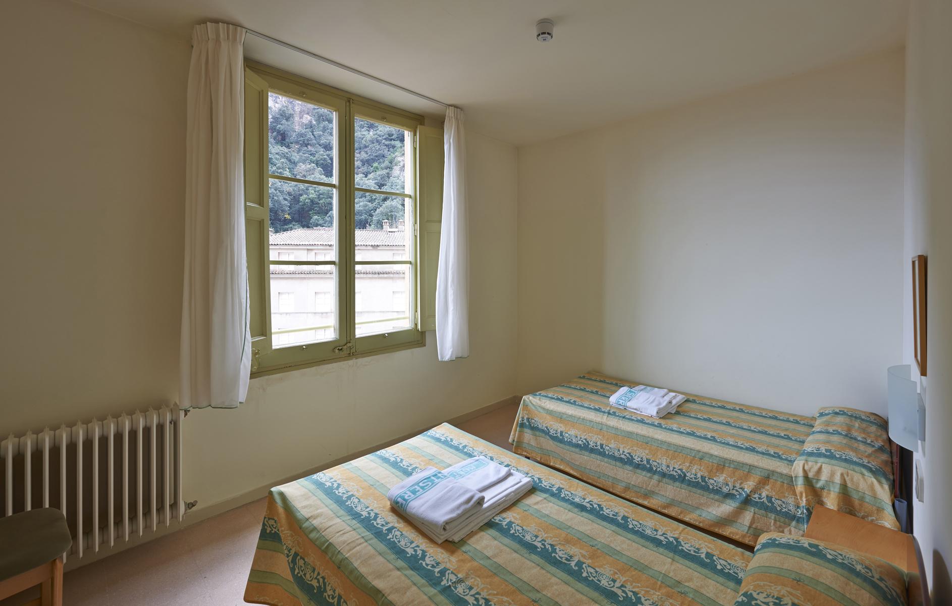 Apartamentos Montserrat Abat Marcet Bagian luar foto