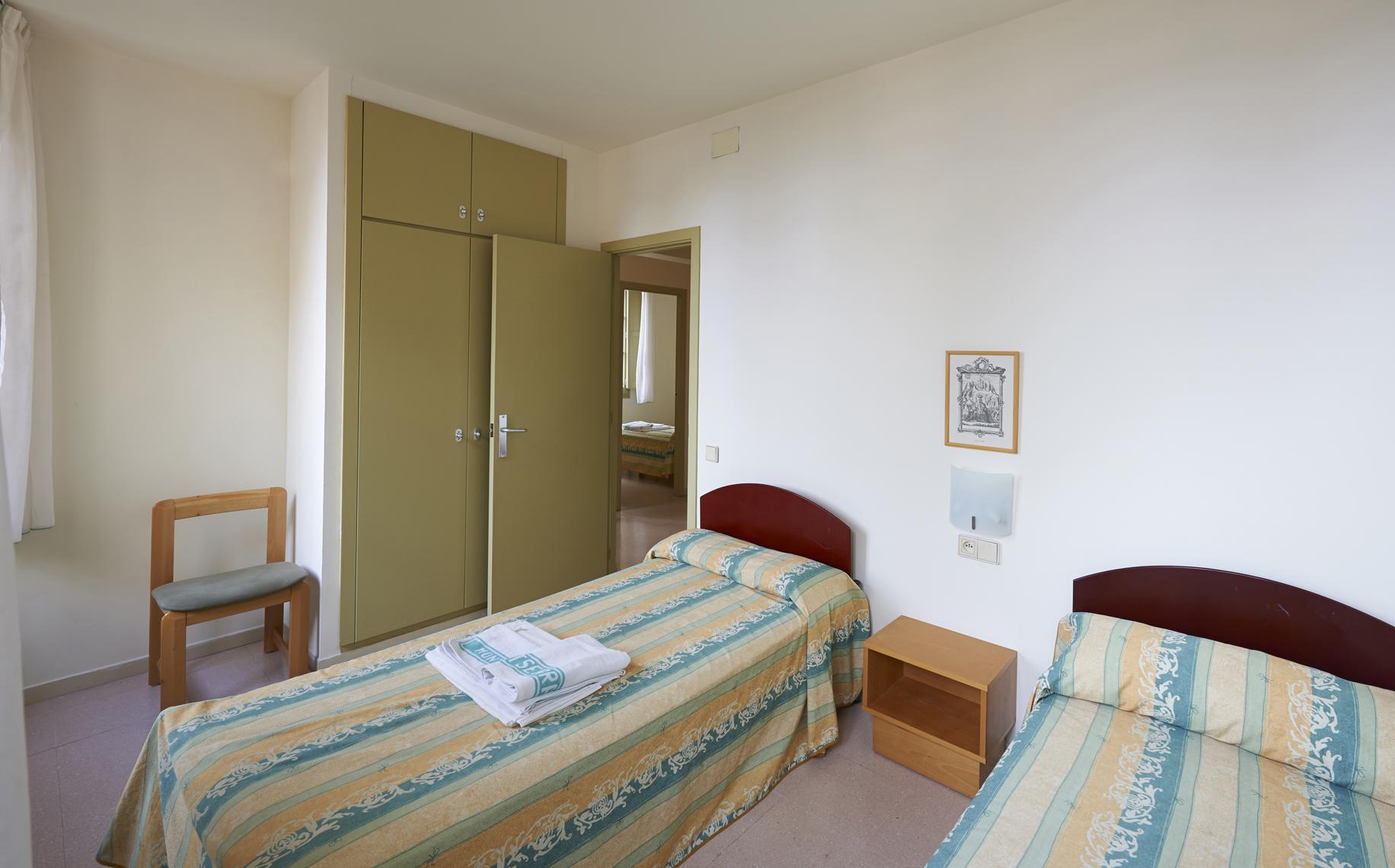 Apartamentos Montserrat Abat Marcet Bagian luar foto