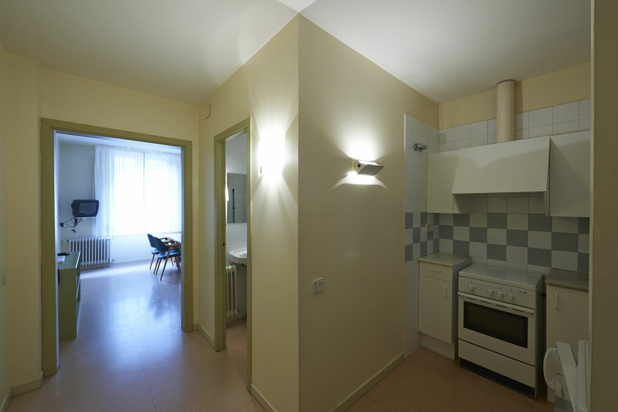 Apartamentos Montserrat Abat Marcet Bagian luar foto